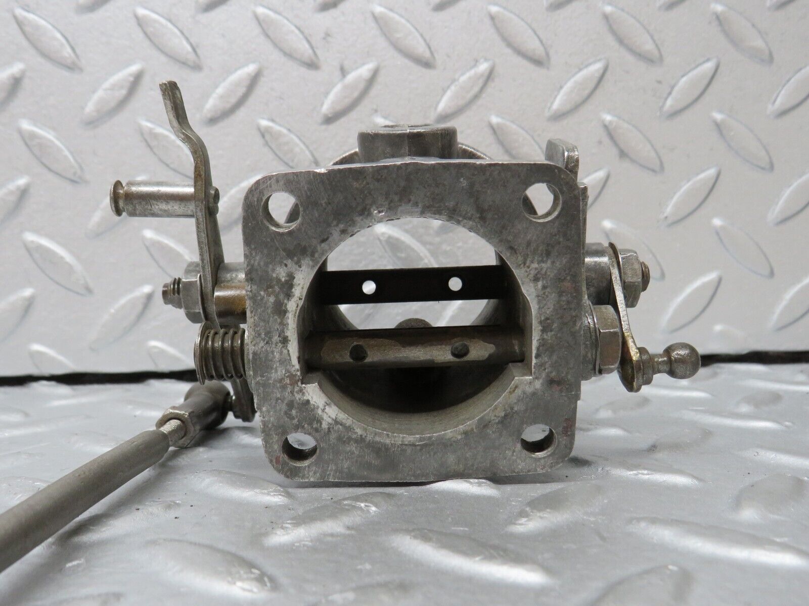 35949 Mercedes-Benz 240D OM616.912 Throttle Body Valve 6210700727