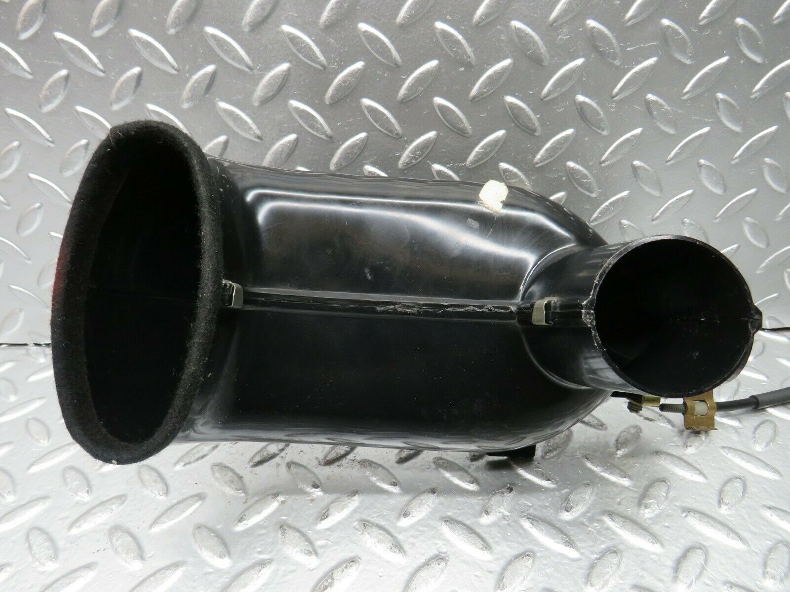 22684 Mercedes-Benz C107 450SLC Coupe Heater Air Duct