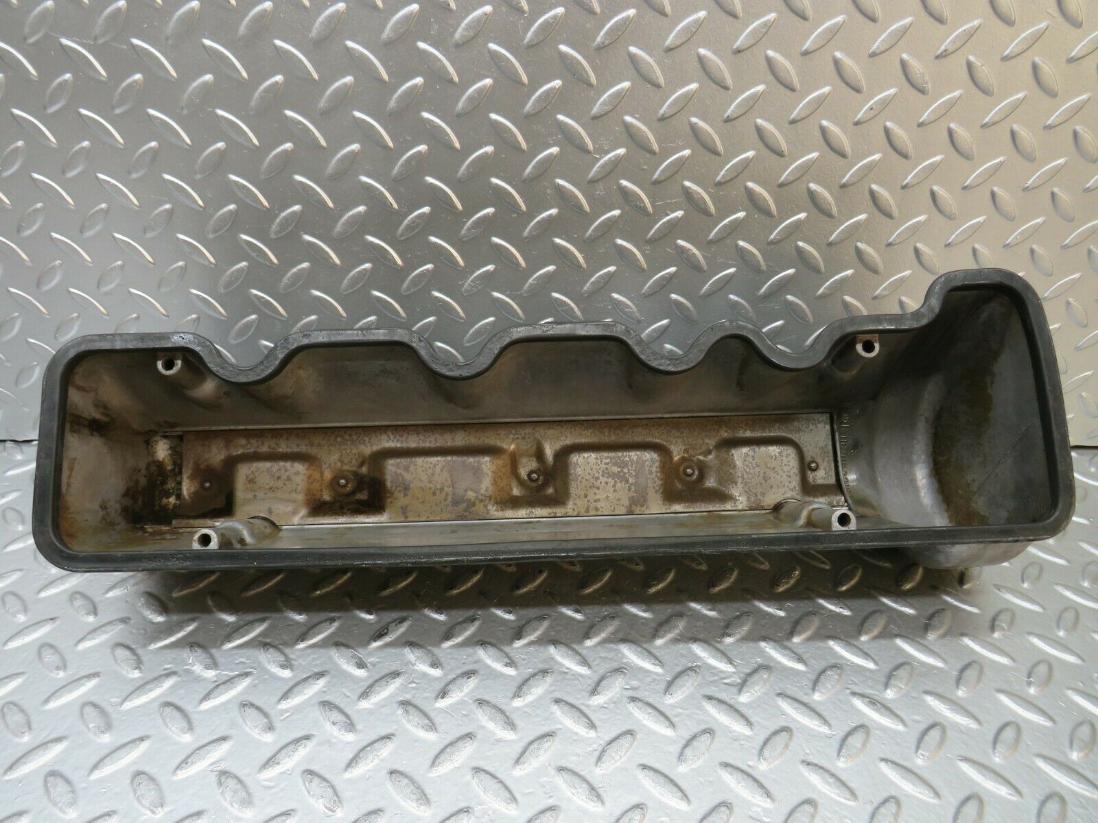 22818 Mercedes-Benz C107 450SLC Cylinder Head Valve Cover Left 1160163205