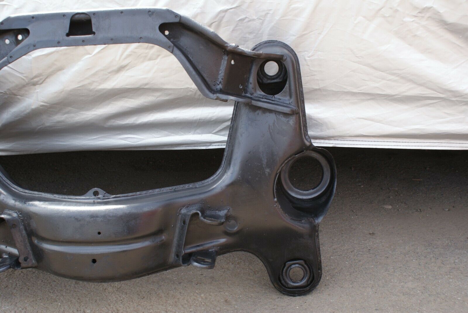 3173 Mercedes-Benz W115 220D Front Subframe Engine Carrier Cradle