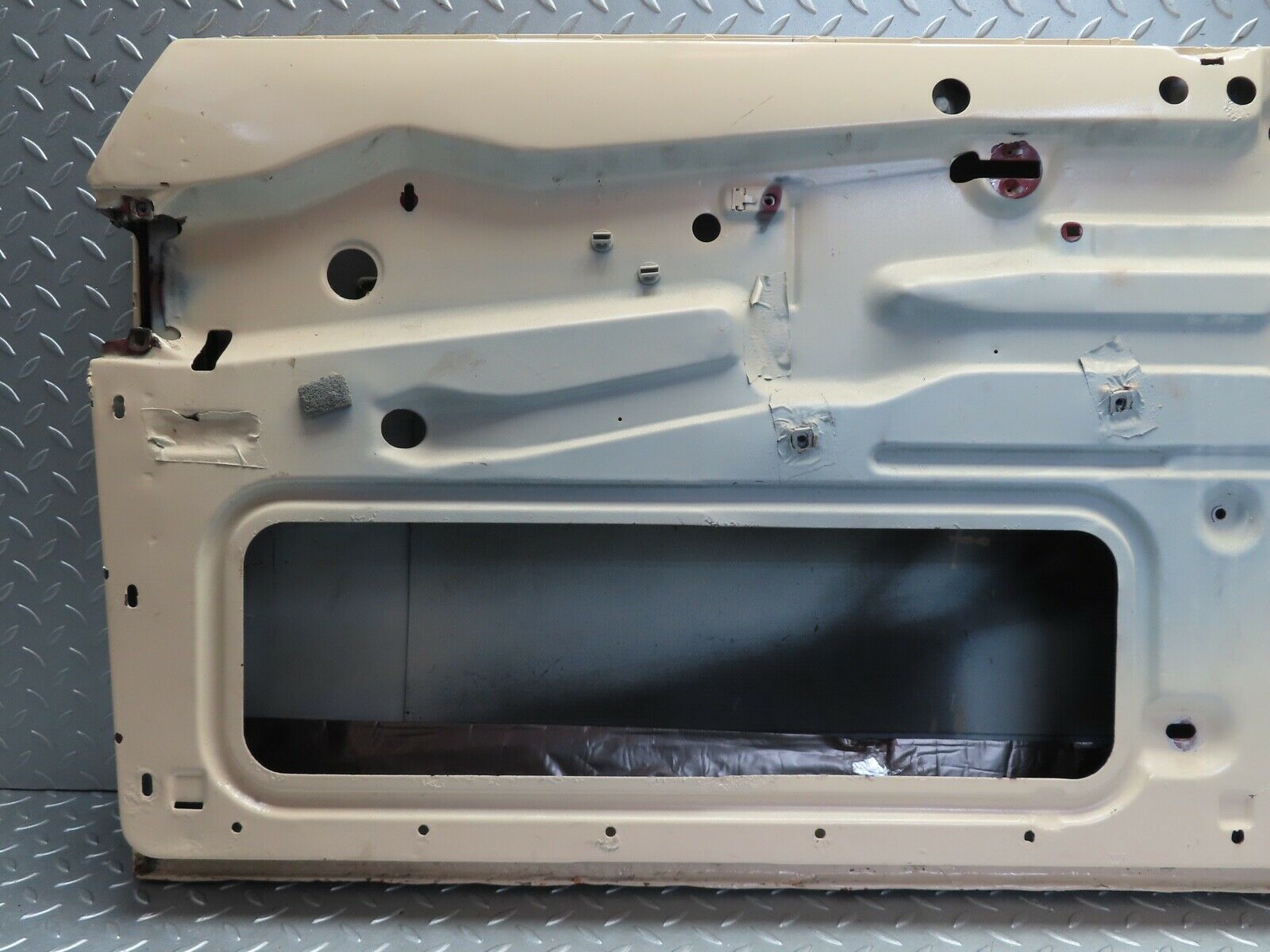 20773 Mercedes-Benz W114 250CE Coupe Left Door