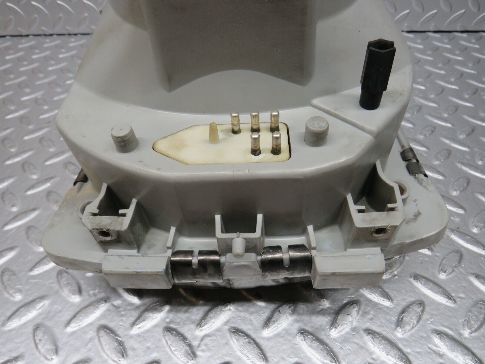 31058 Mercedes-Benz W123 200D Headlight Hella Left Side 117683-00