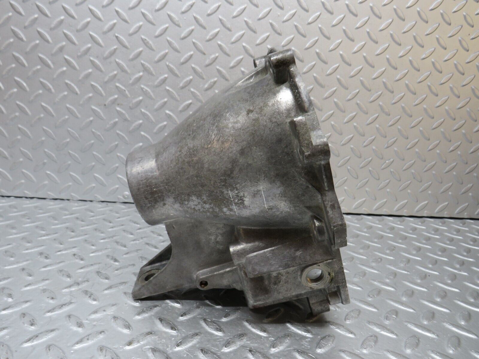 37680 Mercedes-Benz W109 300SEL Automatic Gearbox Rear Housing 1152702411