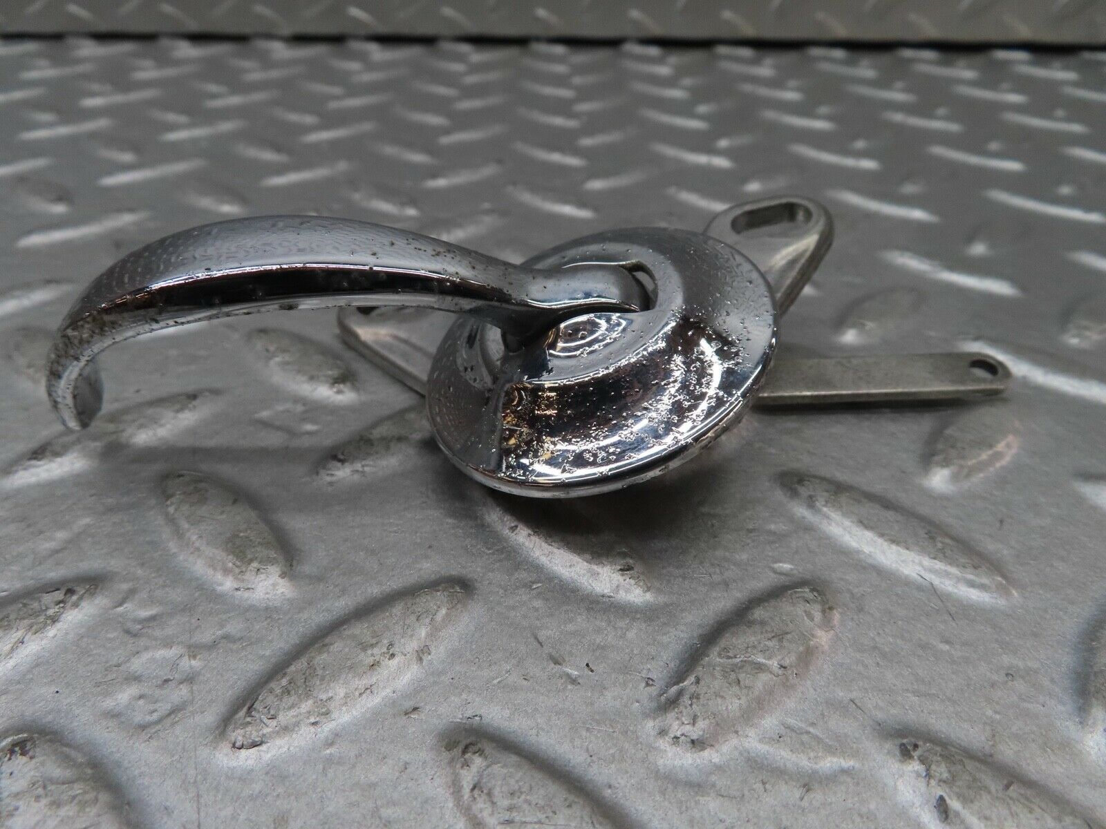 18836 Mercedes-Benz W121 190b Ponton Rear Right Interior Chrome Door Handle