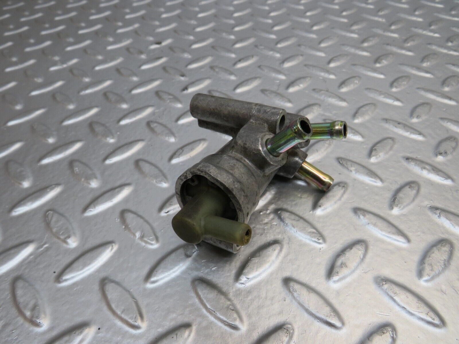 25393 Mercedes-Benz W201 190D Fuel Thermostat 6010700126