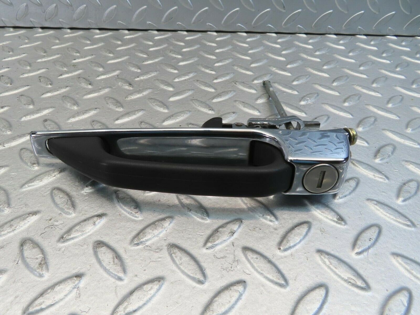 11413 Mercedes-Benz C123 230CE Coupe Chrome Door Handle Front Left No Key