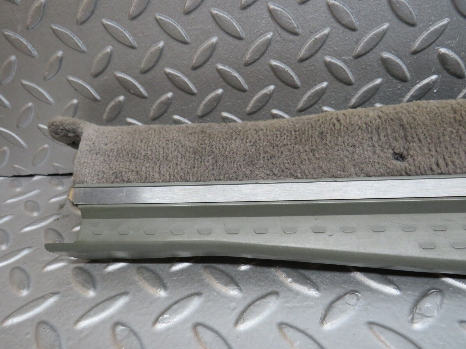 39366 Mercedes-Benz R129 320SL Coupe Left Door Sill Cover Grey 1296800135