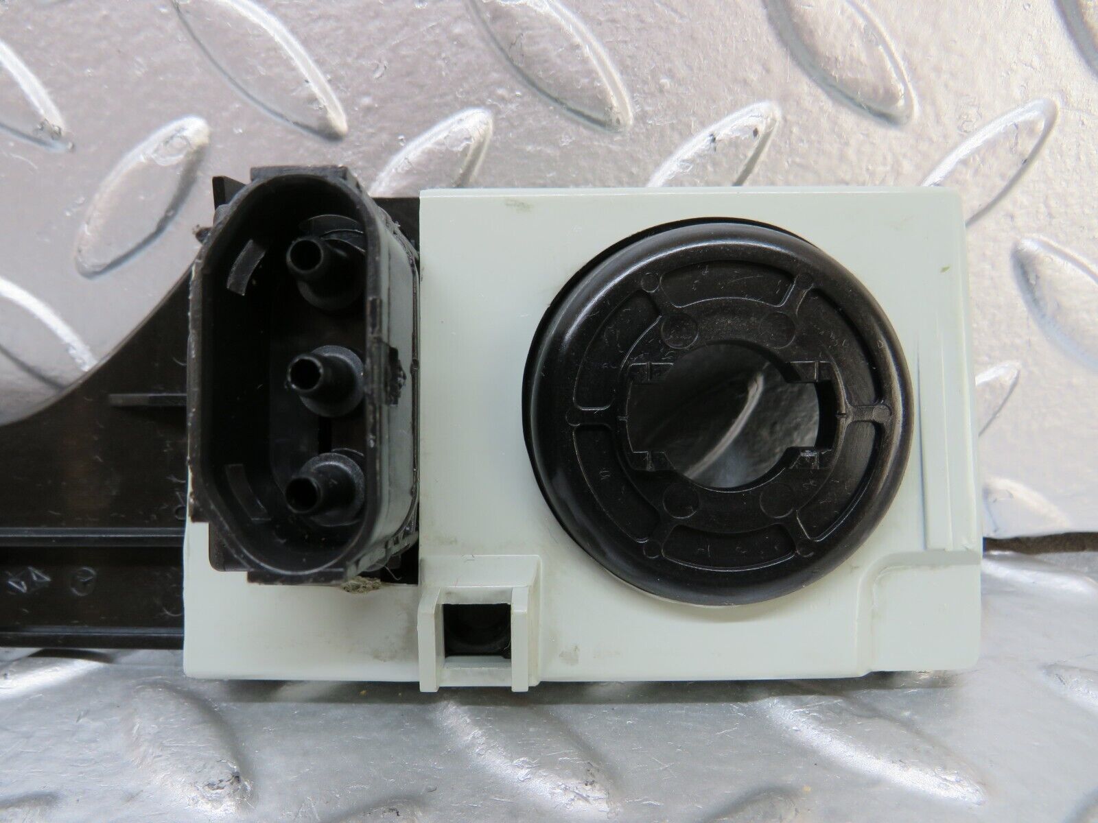 25833 Mercedes-Benz W124 280E Headlight Switch Cover Trim Surround 1248000673