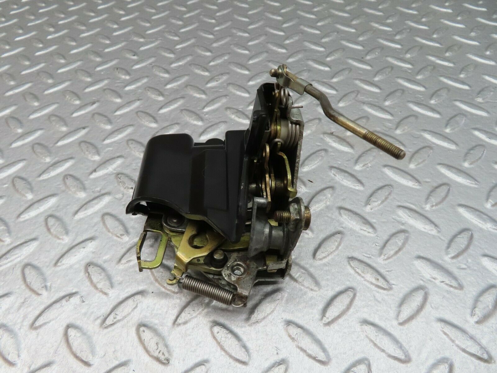 18038 Mercedes-Benz W123 200 Front Right Door Lock Mechanism 1237230208