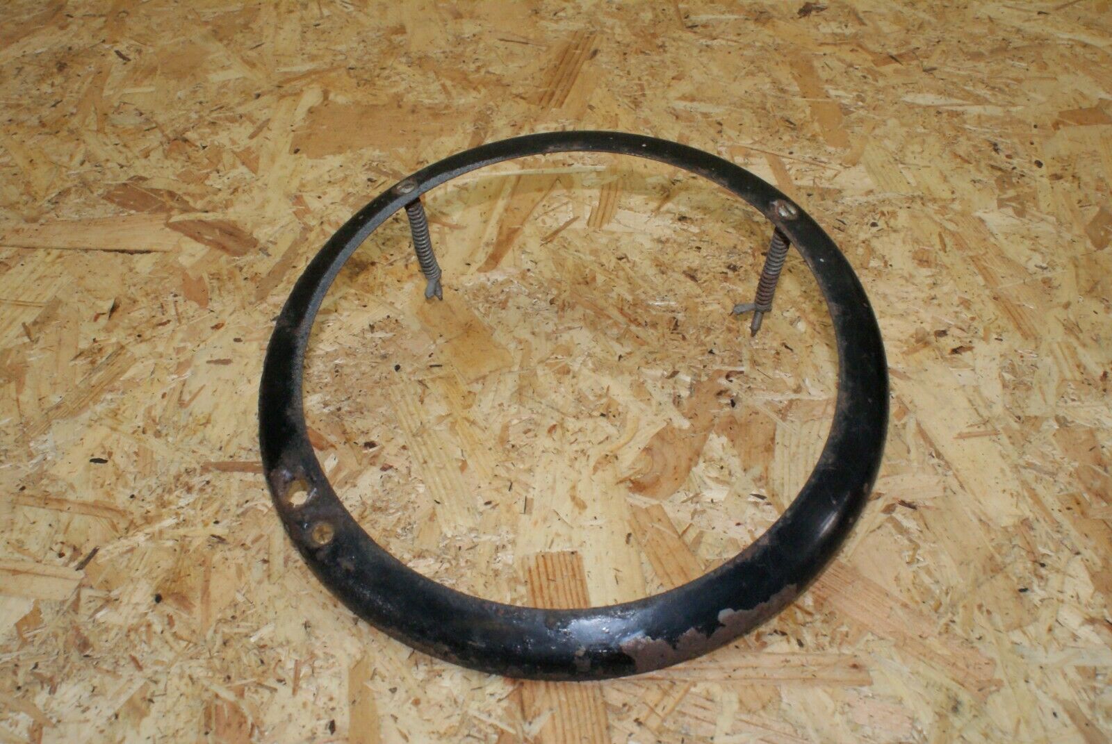 2297 Mercedes-Benz W105 219 PONTON Headlight Ornament Ring Trim