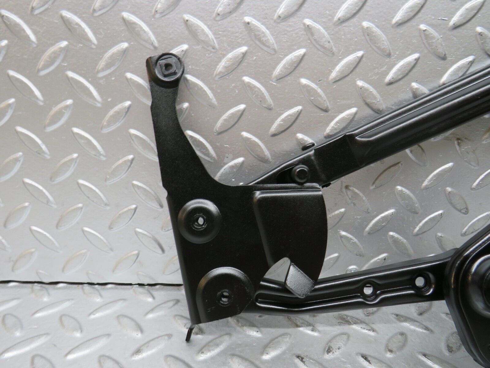 29009 Mercedes-Benz C124 320CE Coupe Bonnet Hinge Right Side 1298870274