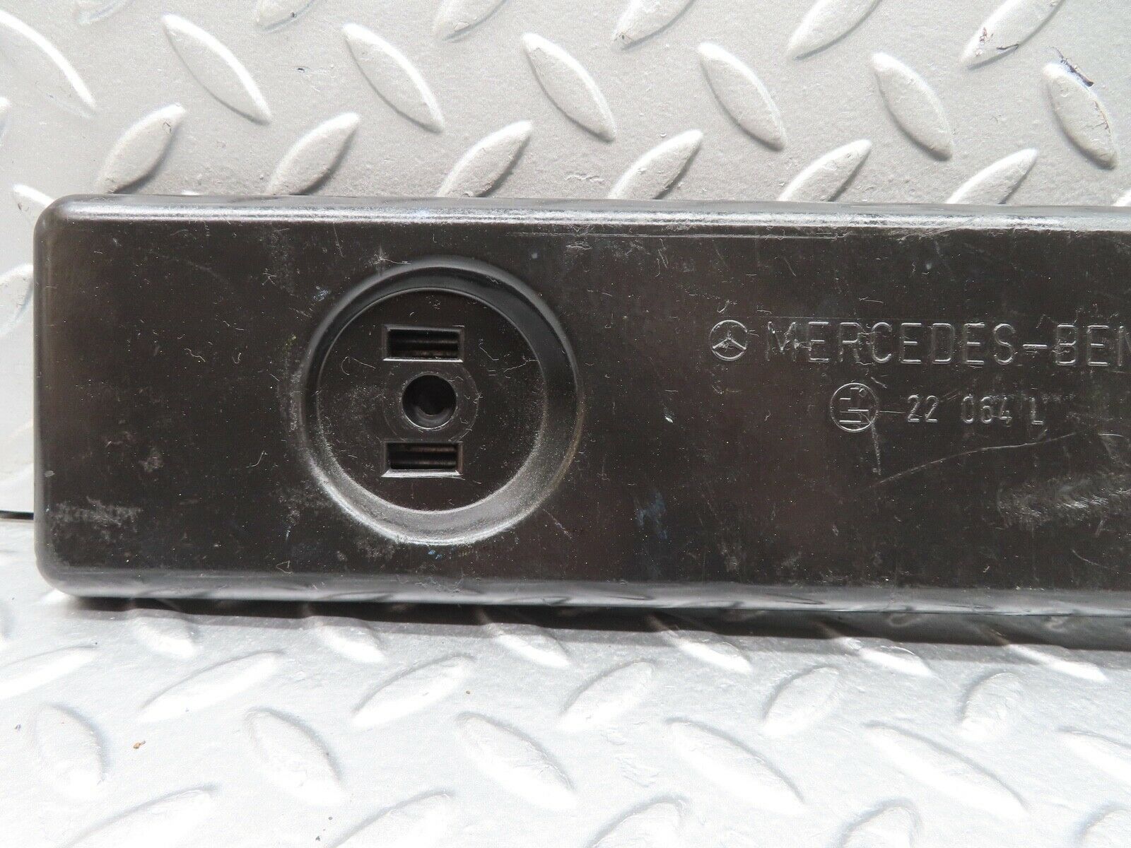 18098 Mercedes-Benz W123 200 Tail Light Bulb Holder Left