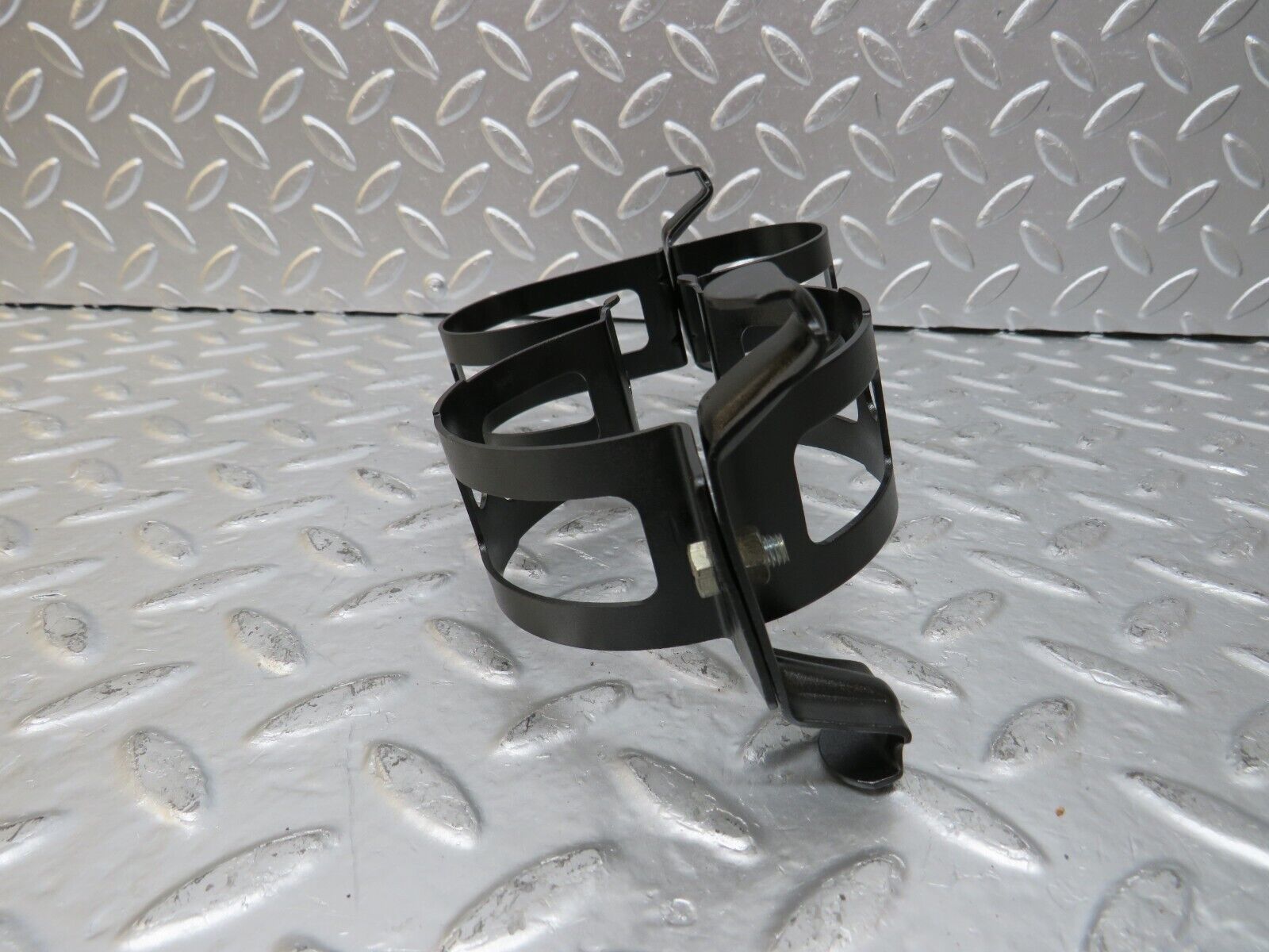 25726 Mercedes-Benz W124 280E Fuel Pump Fuel Filter Bracket