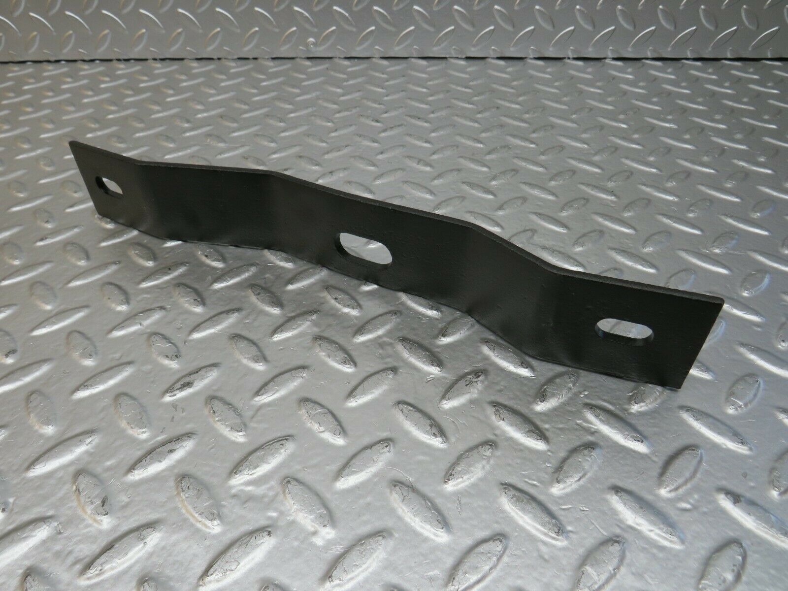 24563 Mercedes-Benz W108 Front Bumper Bracket