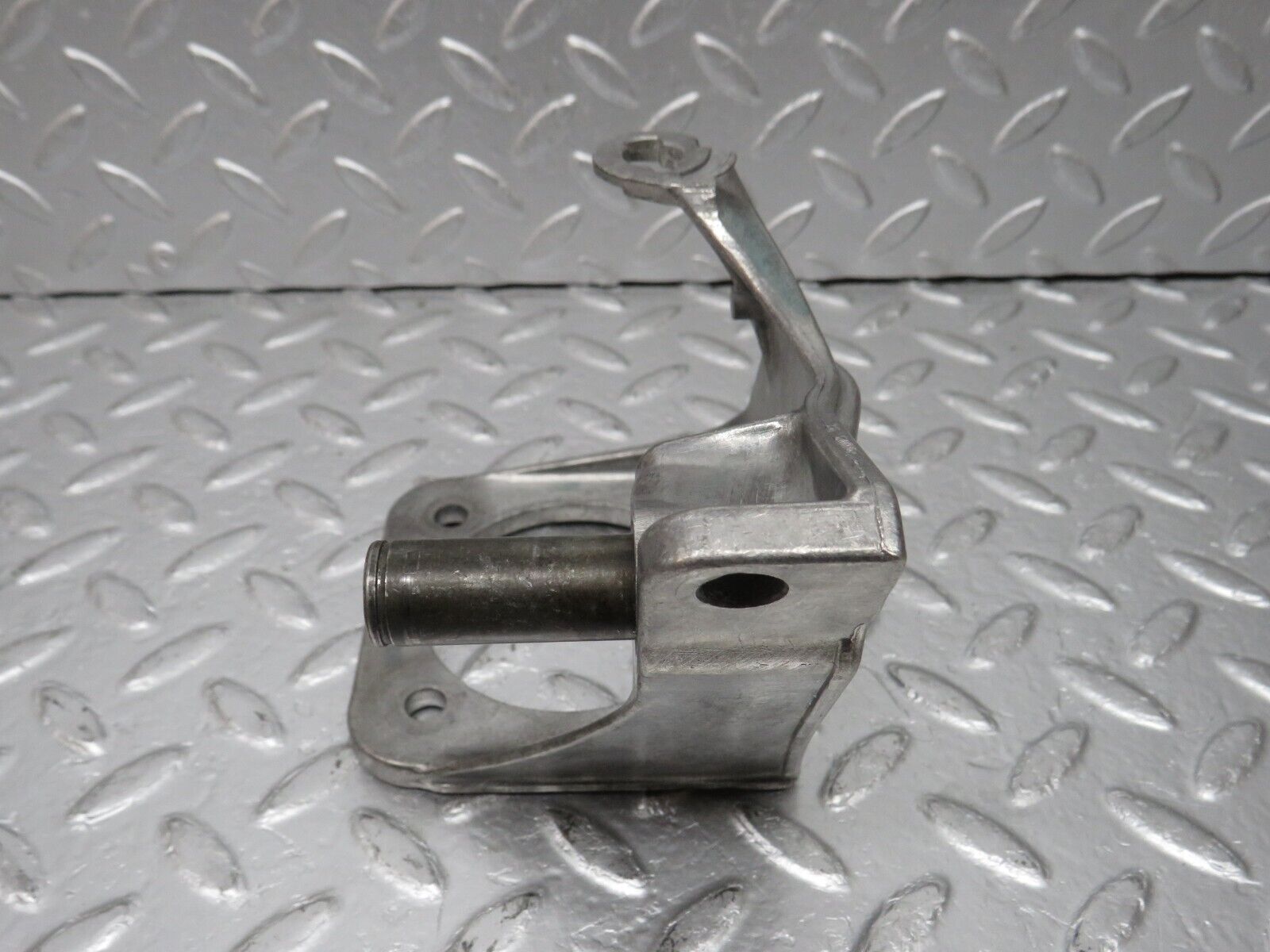 33692 Mercedes-Benz W201 190E 2.0L Brake Pedal Bracket 1242900519