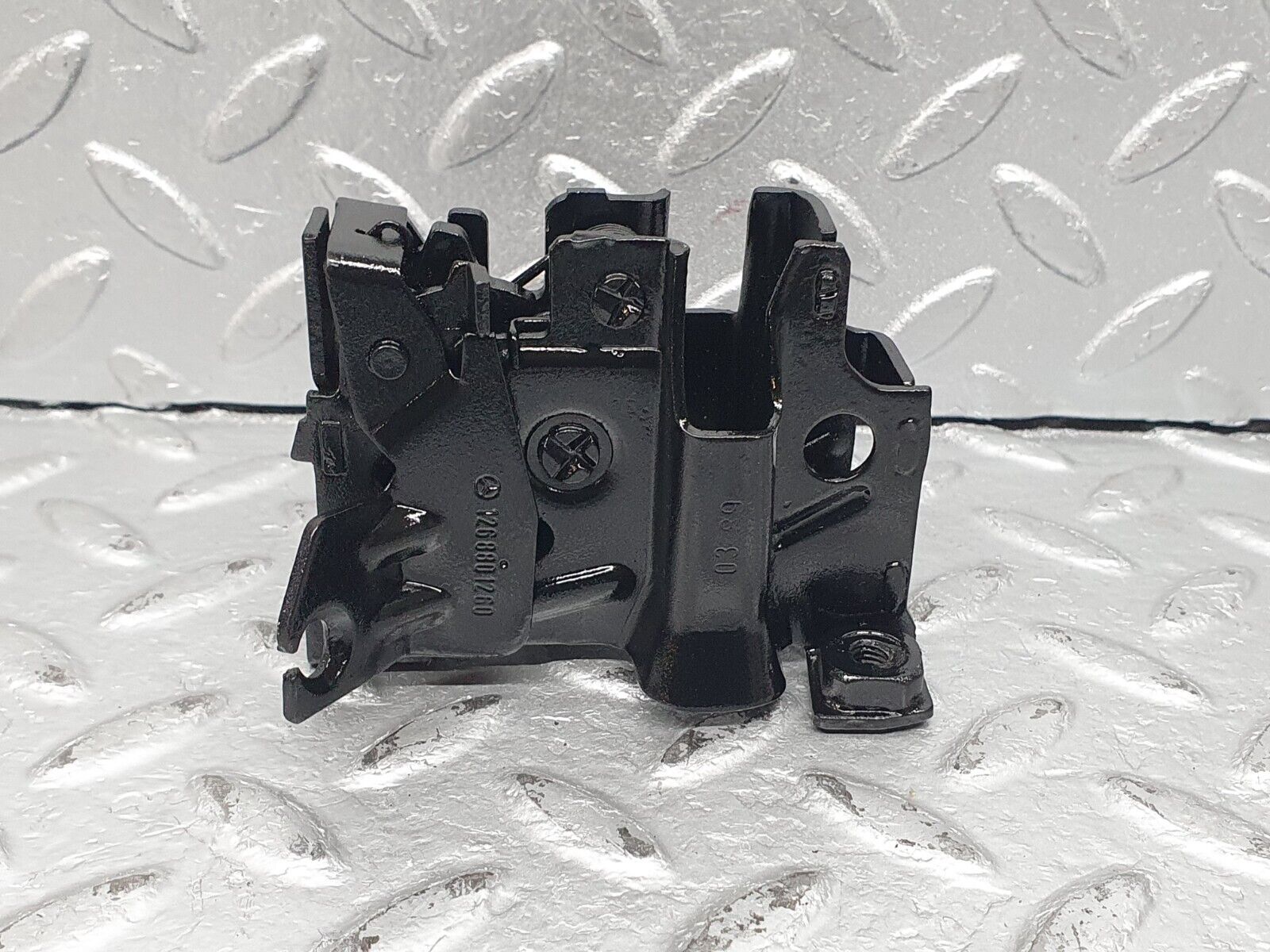 41150 Mercedes-Benz W126 300SE Lock Catch Right Side 1268801260