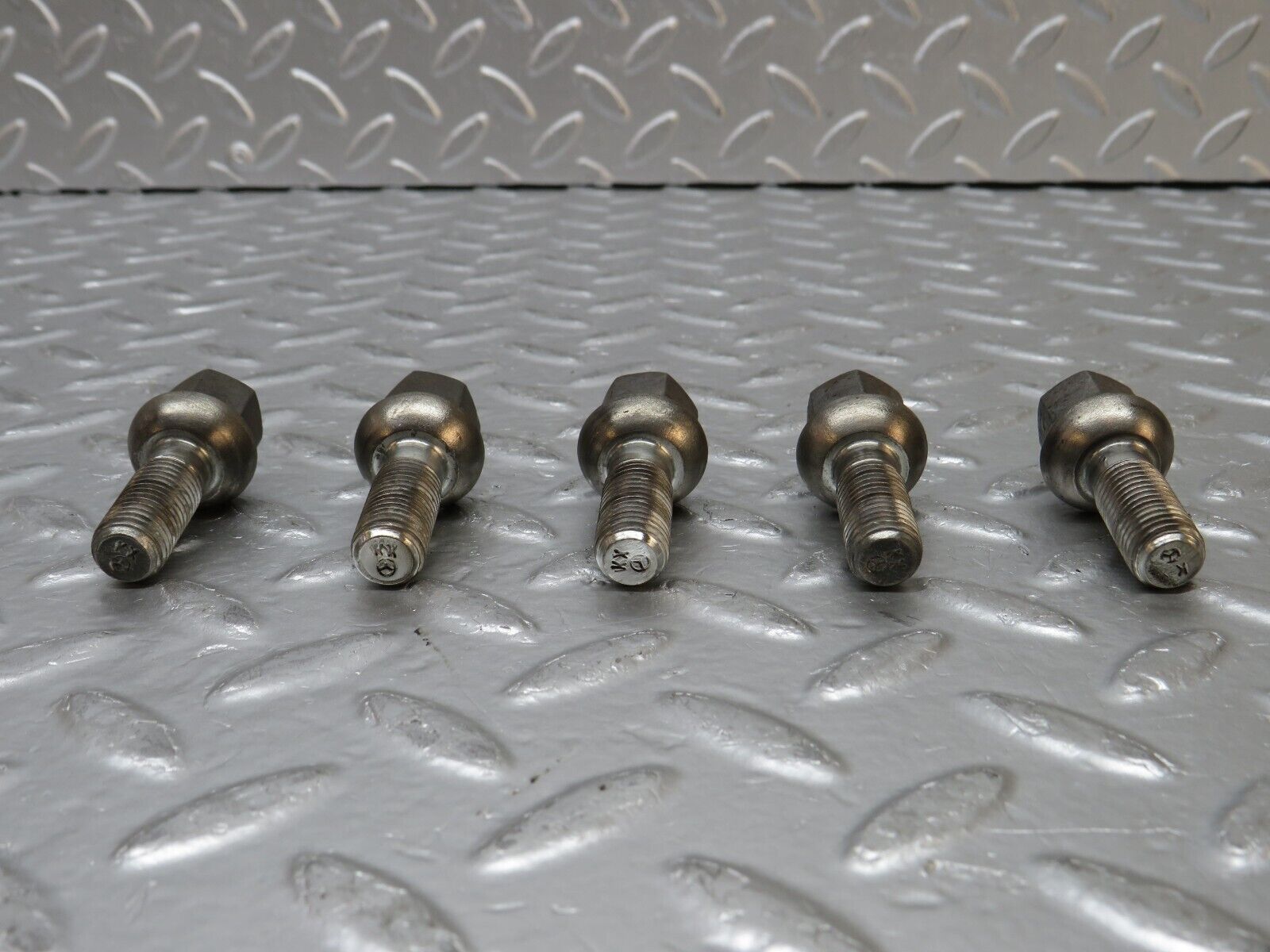 32233 Mercedes-Benz 5x Alloy Wheel Lug Bolt M12x1.5