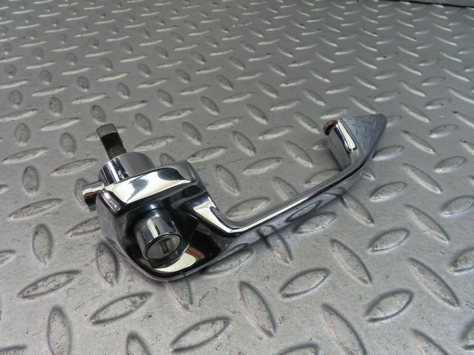 8787 Mercedes-Benz W115 Chrome Door Handle Front Left No Key 1157660101