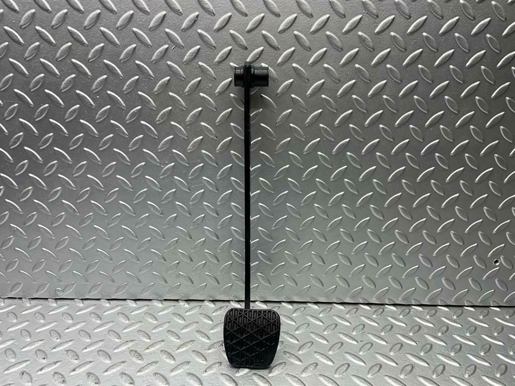 20871 Mercedes-Benz W114 250CE Coupe Brake Pedal With Rubber 1102910182