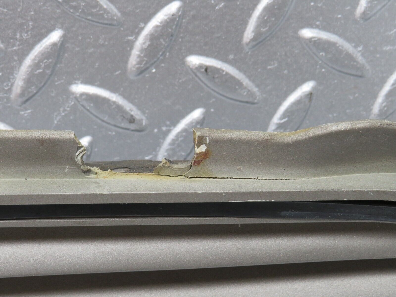 0706 Mercedes-Benz C107 350SLC Coupe Side Window Louvre Rear Left