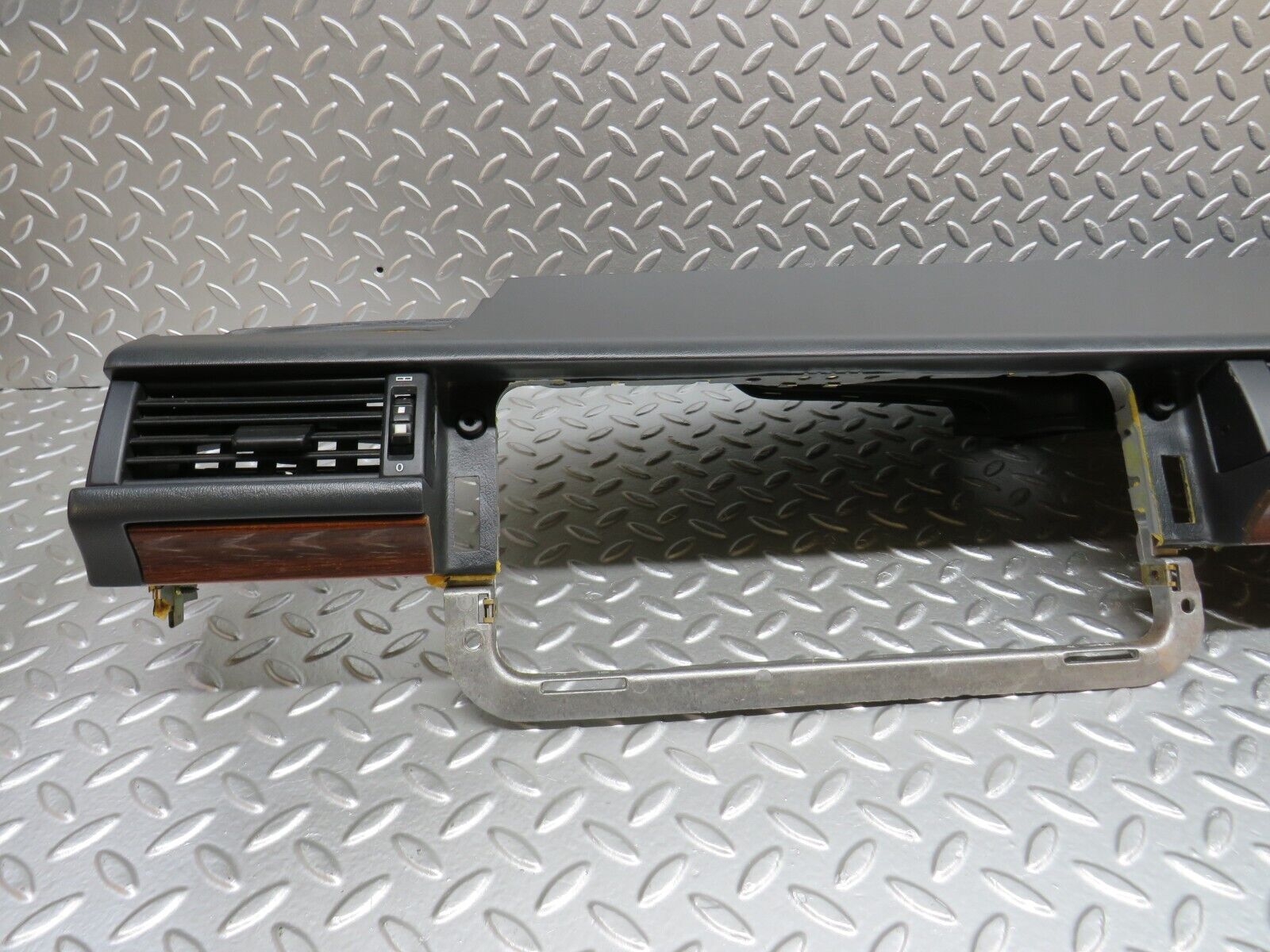 31338 Mercedes-Benz S124 220TE Wagon Dashboard Black