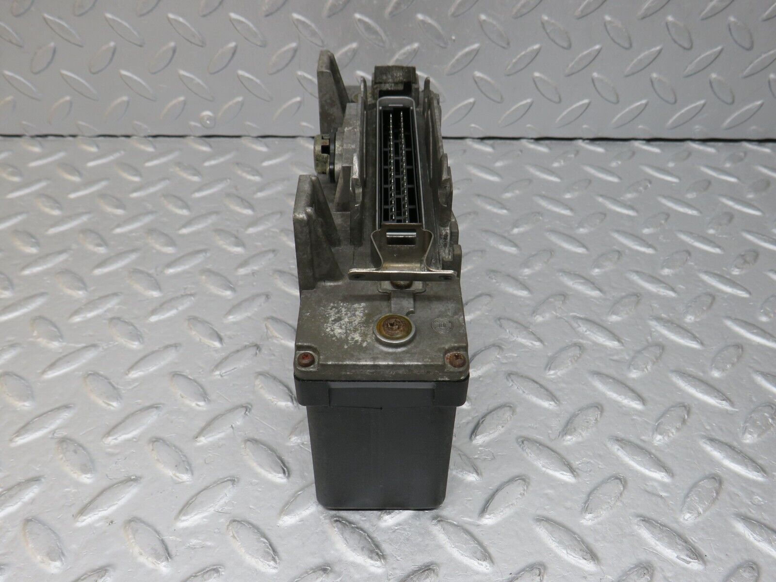 36544 Mercedes-Benz W201 190E 2.0L ABS Control Unit Bosch 0055452132 0265101018