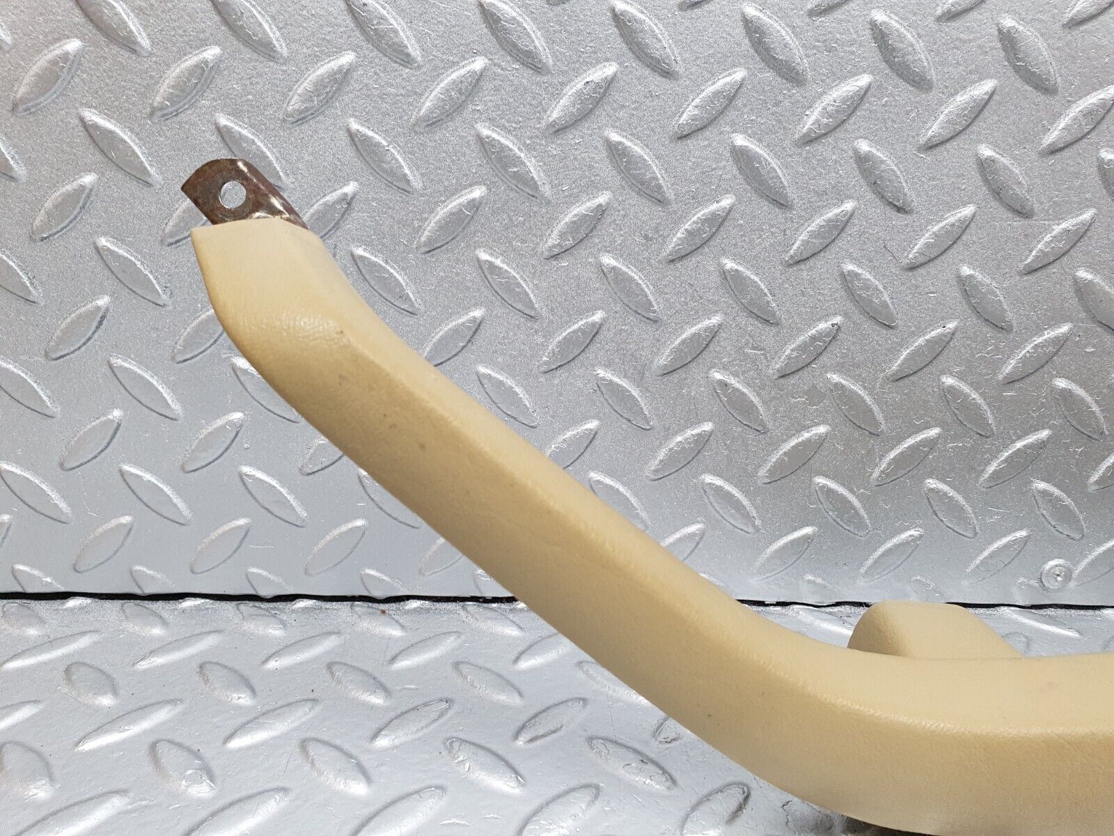 40928 Mercedes-Benz W126 300SE Front Right Interior Door Handle Beige