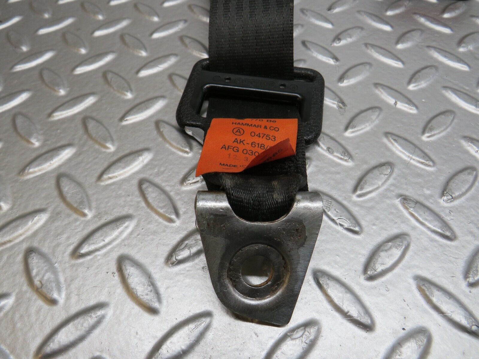 28163 Mercedes-Benz W123 280E Rear Seat Belt Set With Buckles 1238607885