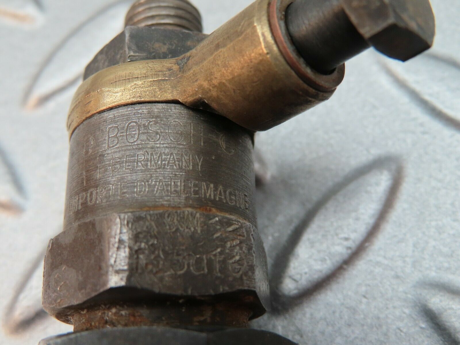 3685 Mercedes-Benz W120 PONTON Diesel Fuel Injetcor Bosch KCA30SD2/4