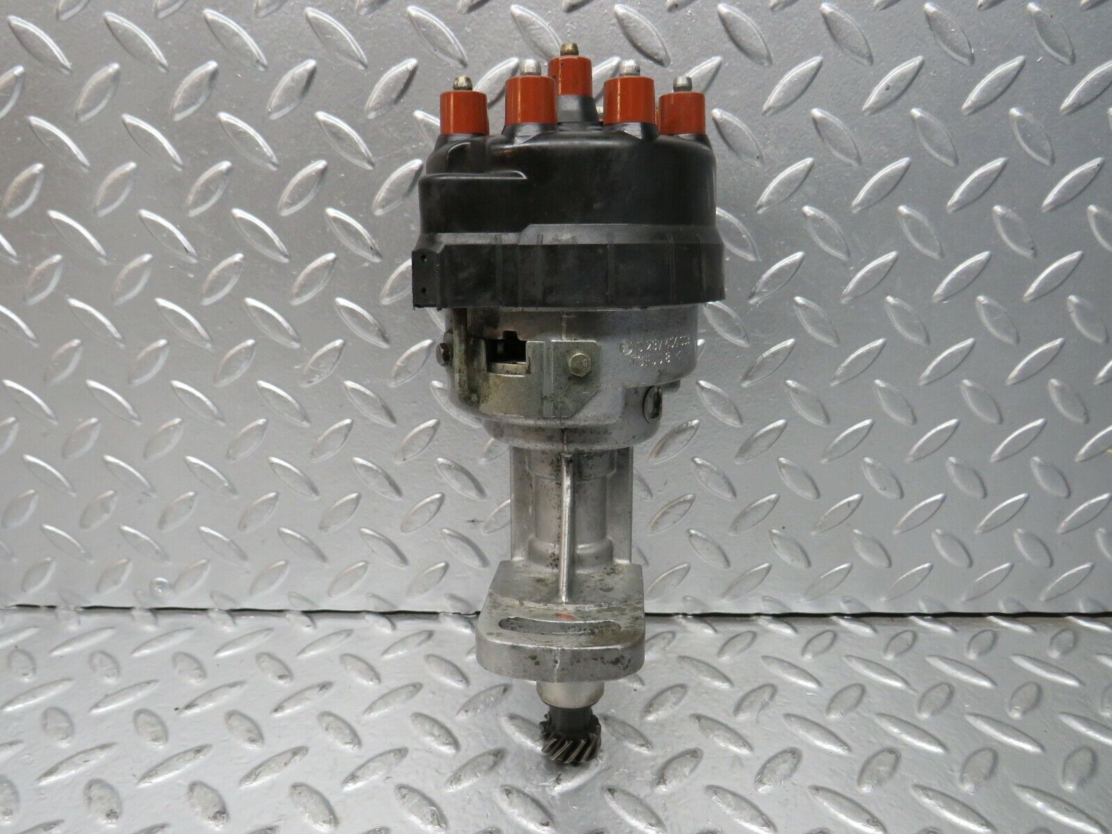 23332 Mercedes-Benz W116 350SE Ignition Distributor Bosch 0237404003