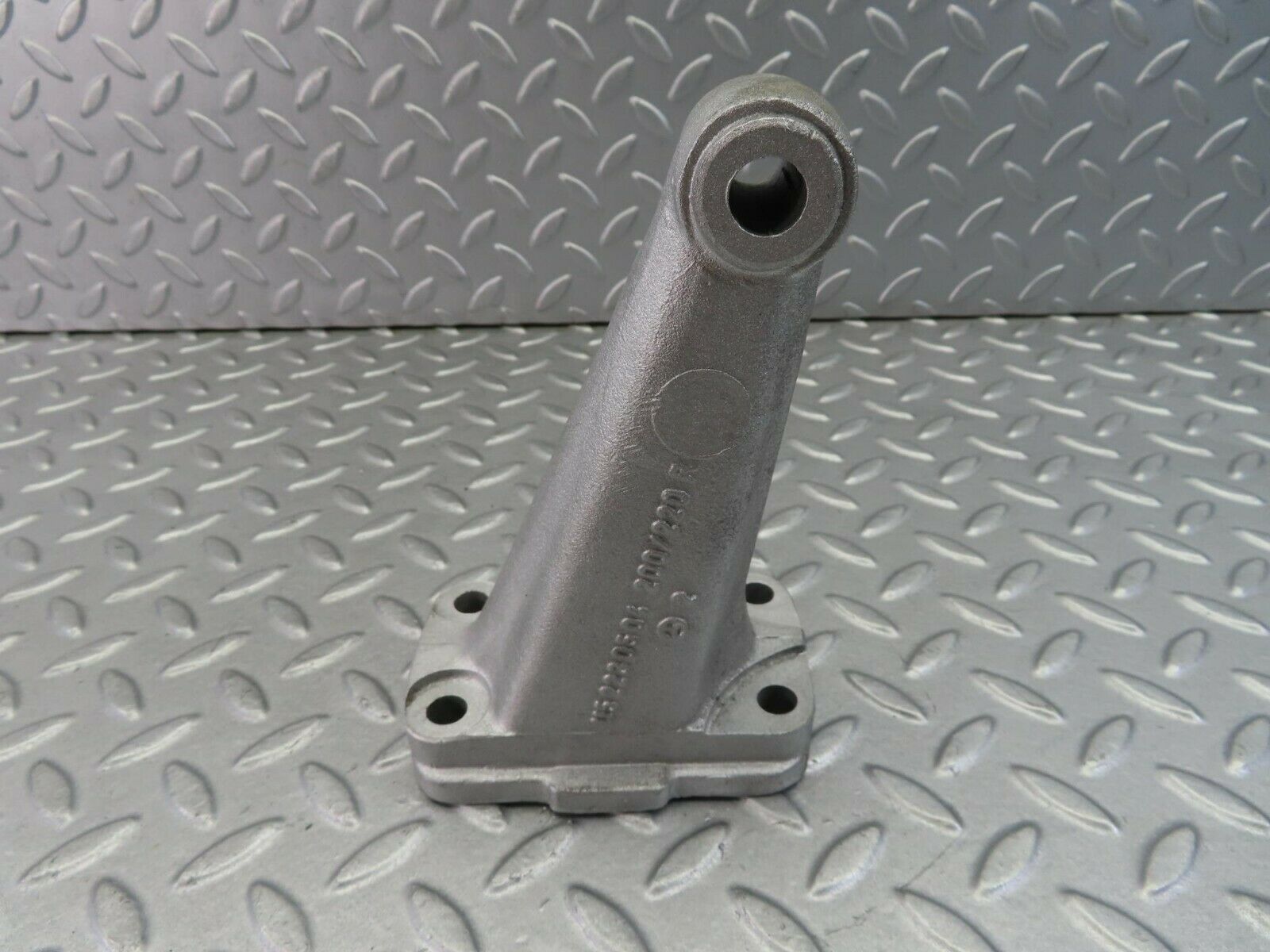 7967 Mercedes-Benz W115 220D Engine Mount Bracket Right Side 1152230504