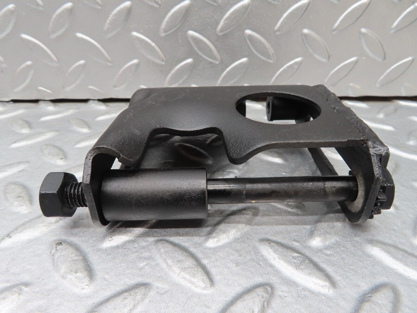 16978 Mercedes-Benz C123 280CE Coupe Alternator Generator Bracket