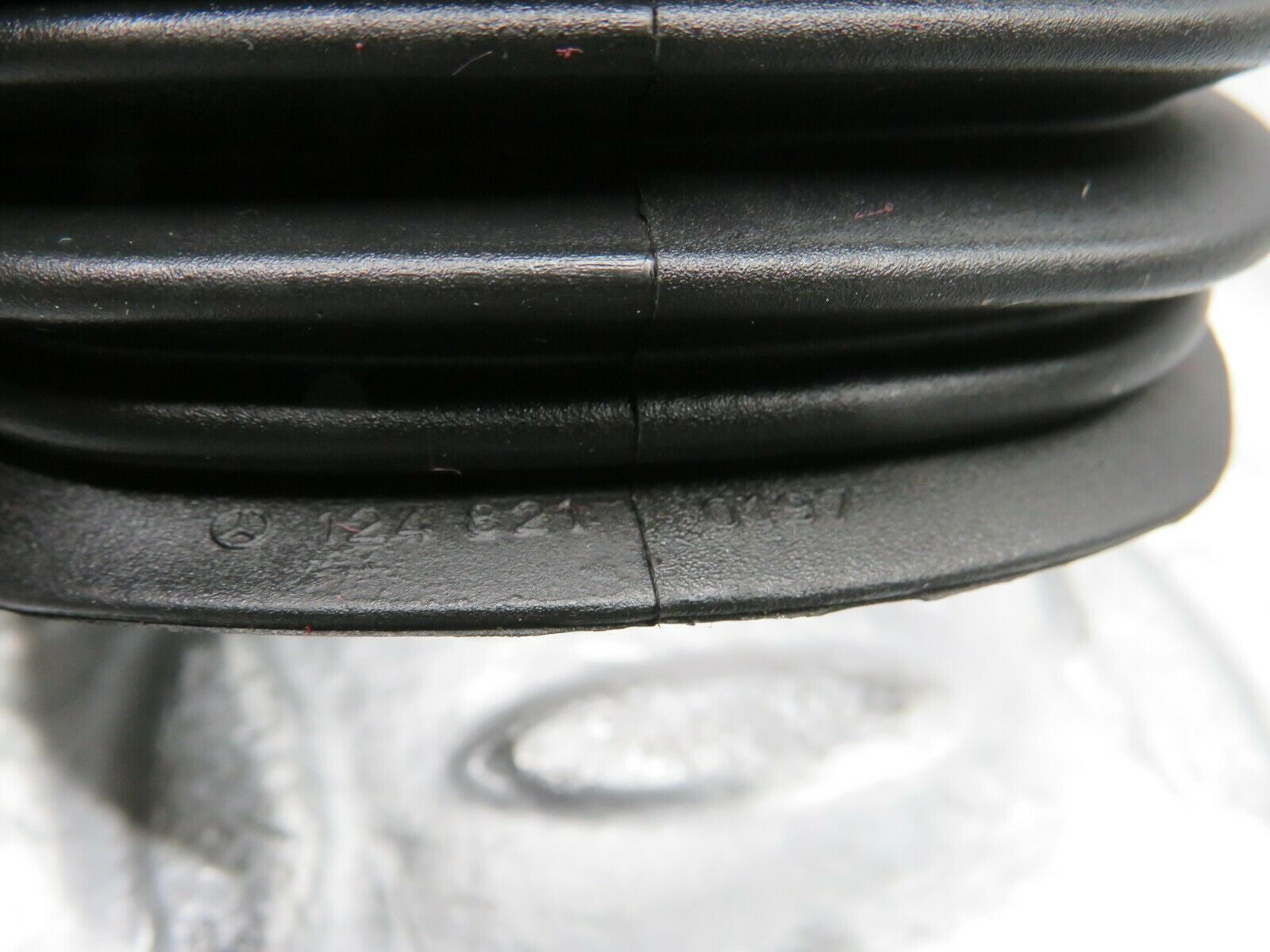 22601 Mercedes-Benz C124 E220 Front Door Wire Protector Rubber 1248210197