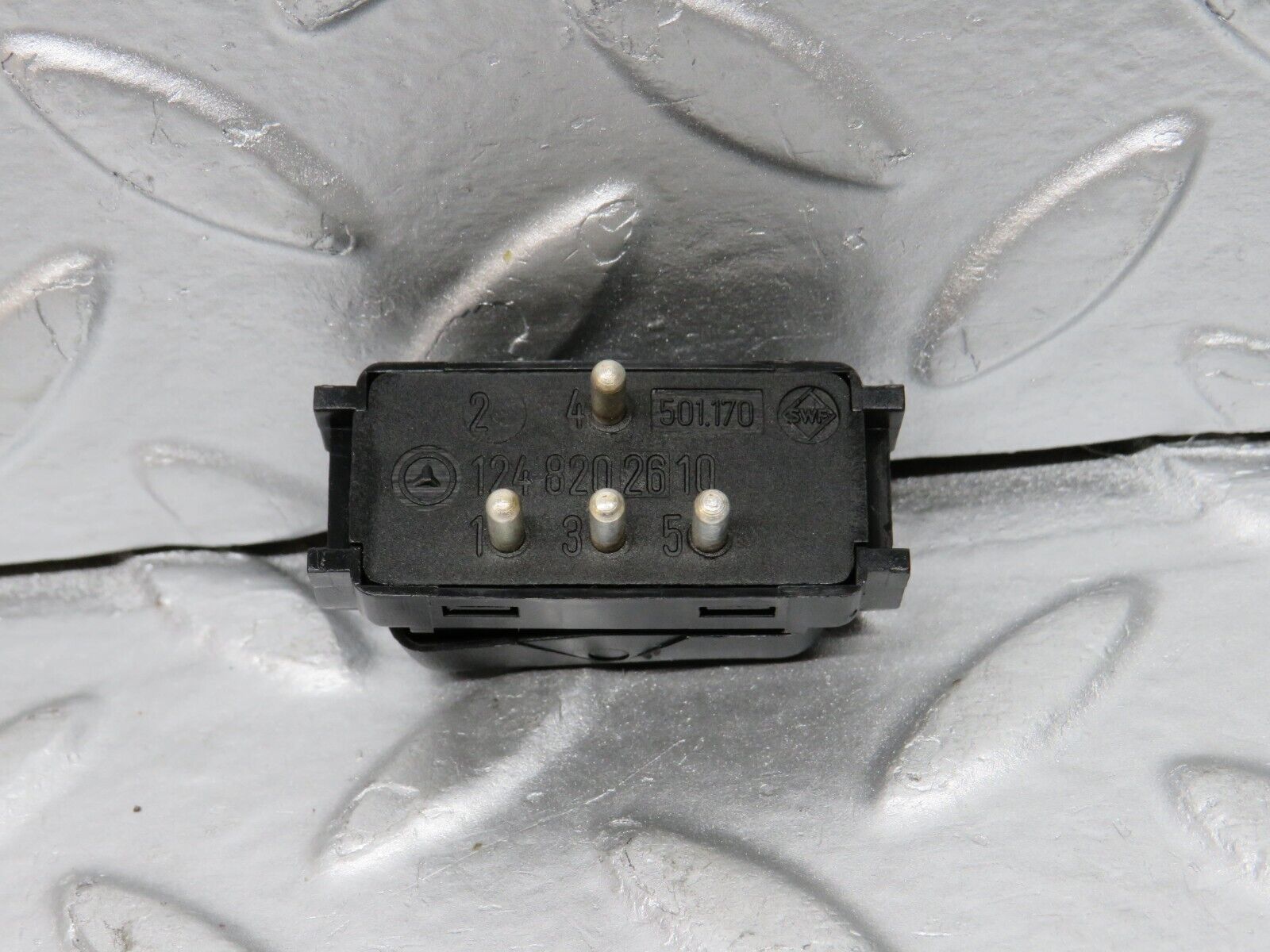 29526 Mercedes-Benz W124 230E Rear Headrest Release Control Switch