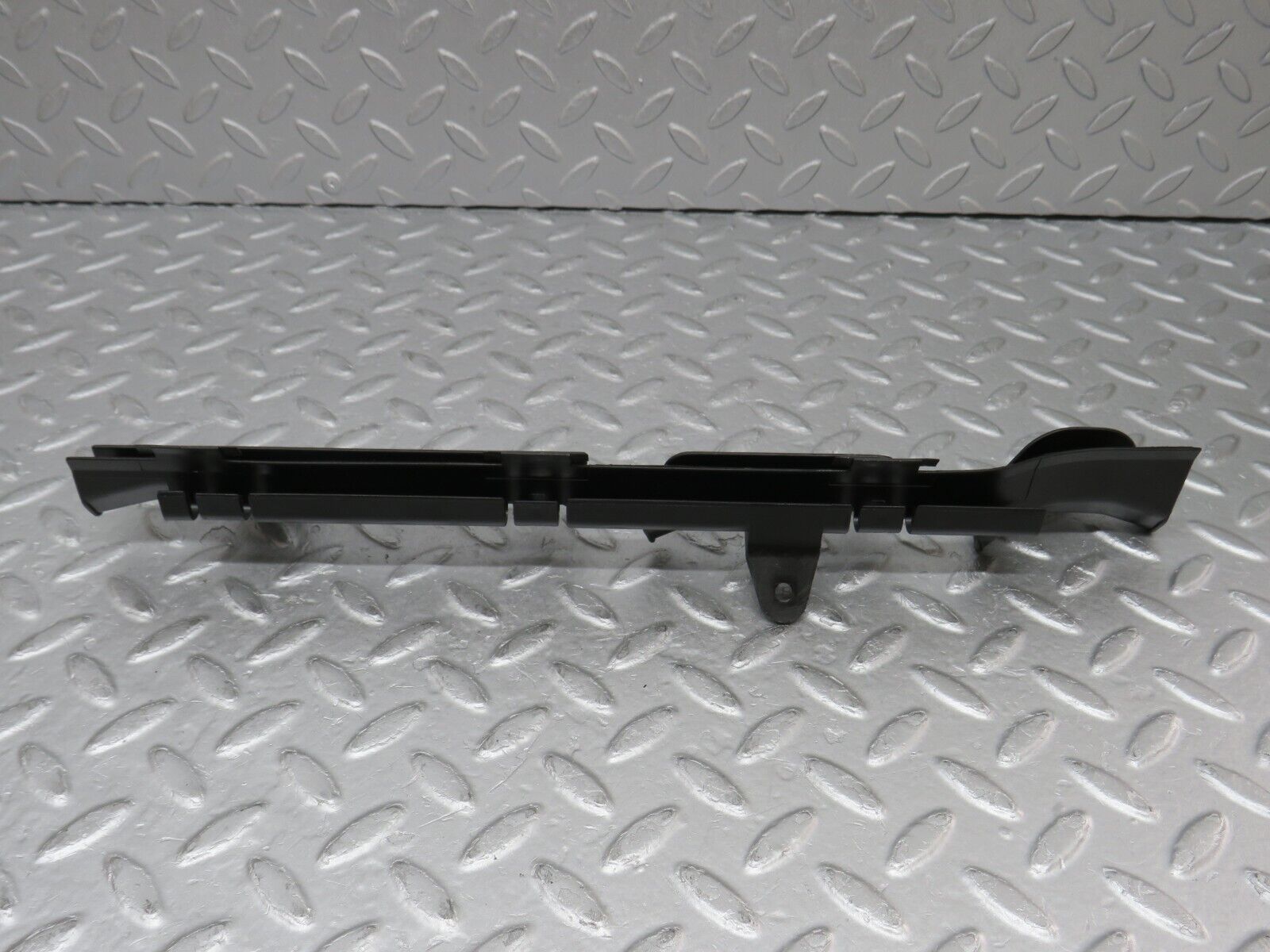 36567 Mercedes-Benz W201 190E 2.0L Starter Motor Wire Cover Bracket 2015460581