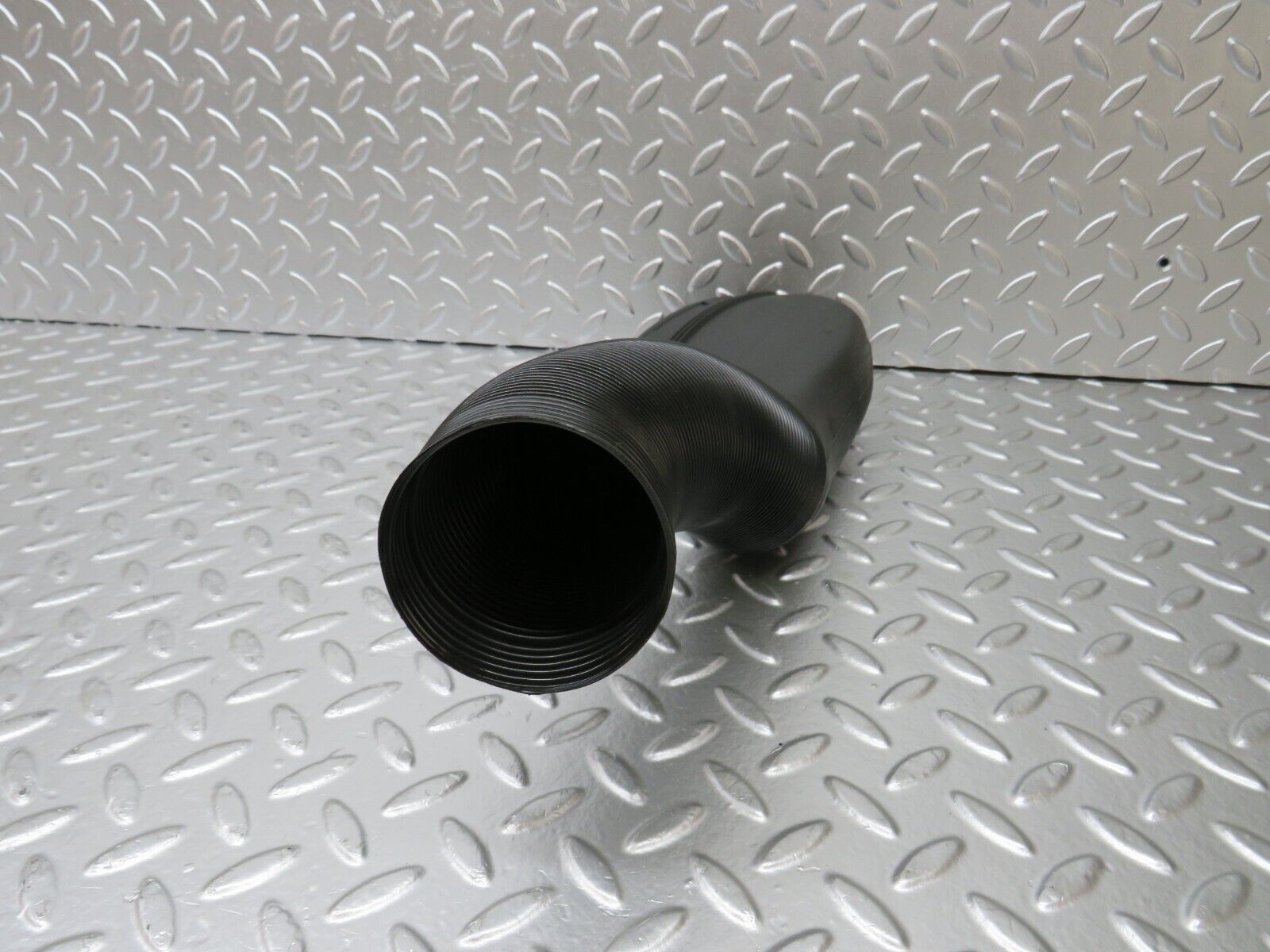 25139 Mercedes-Benz W201 190D Air Duct Heater Ventilation Right 2018311846