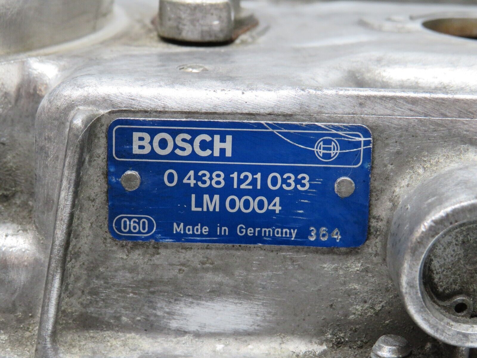 38812 Mercedes-Benz W201 190E 2.6L Air Flow Mass Meter Sensor Bosch 1031410090 0438121033 1031410345