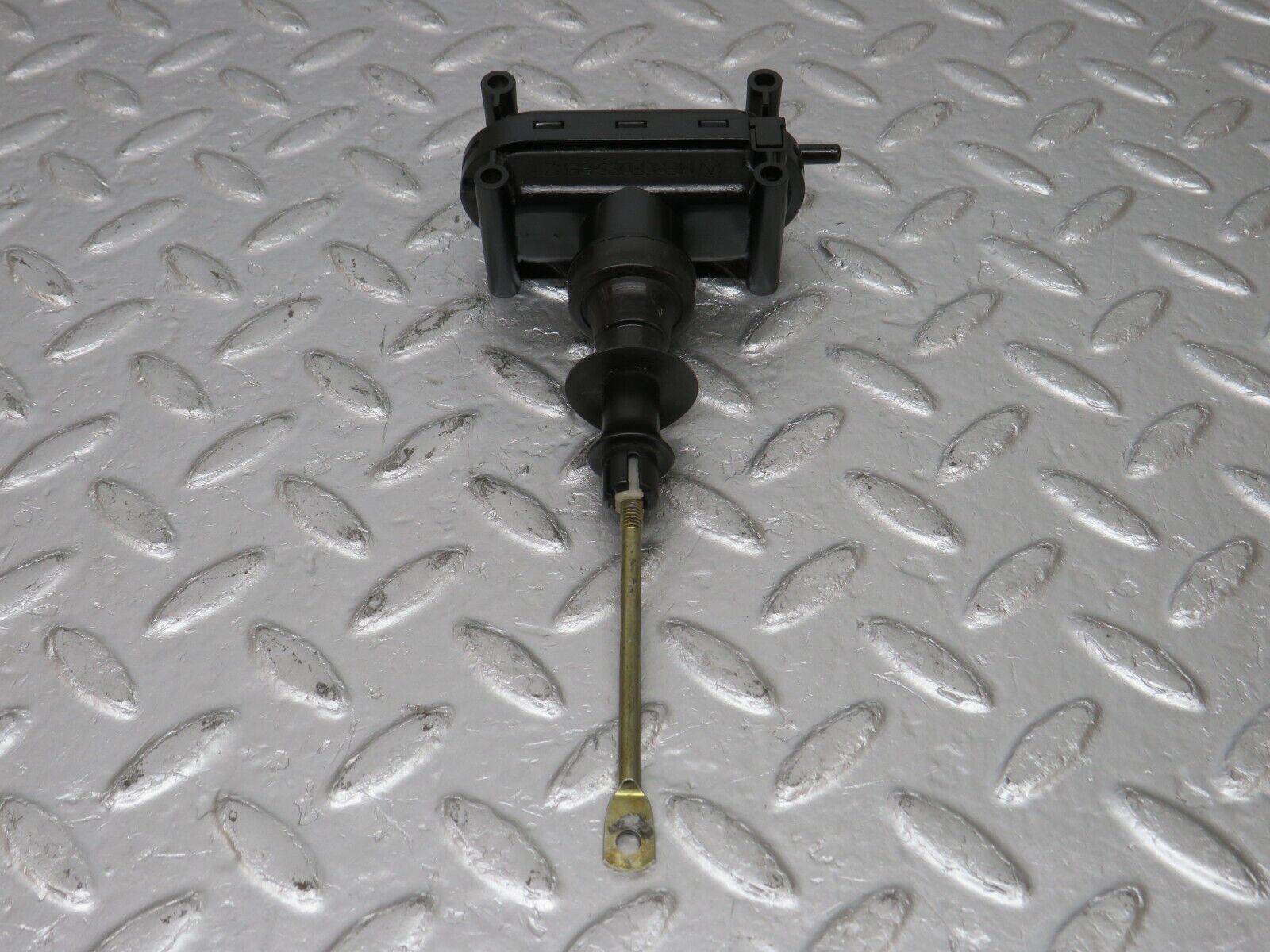 33648 Mercedes-Benz W201 190E 2.0L Door Lock Vacuum Actuator Rear Right