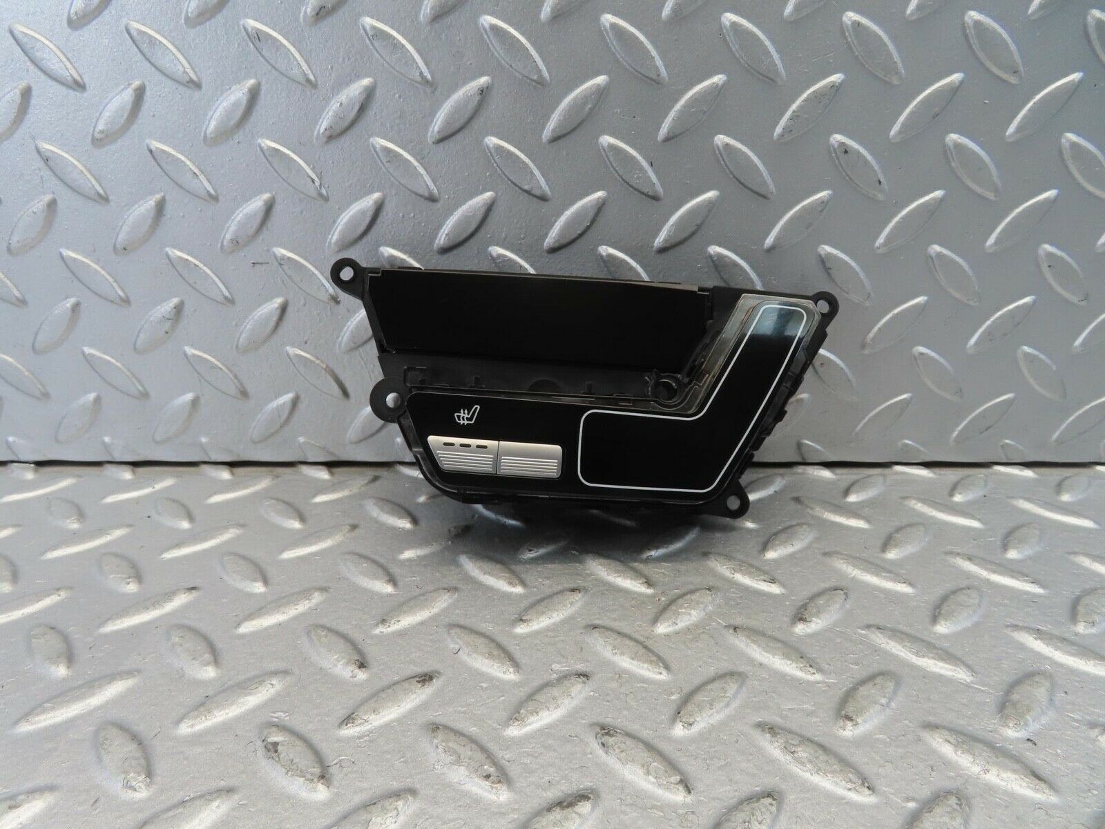 11095 Mercedes-Benz W221 S320 Rear Right Seat Switch 2218700158