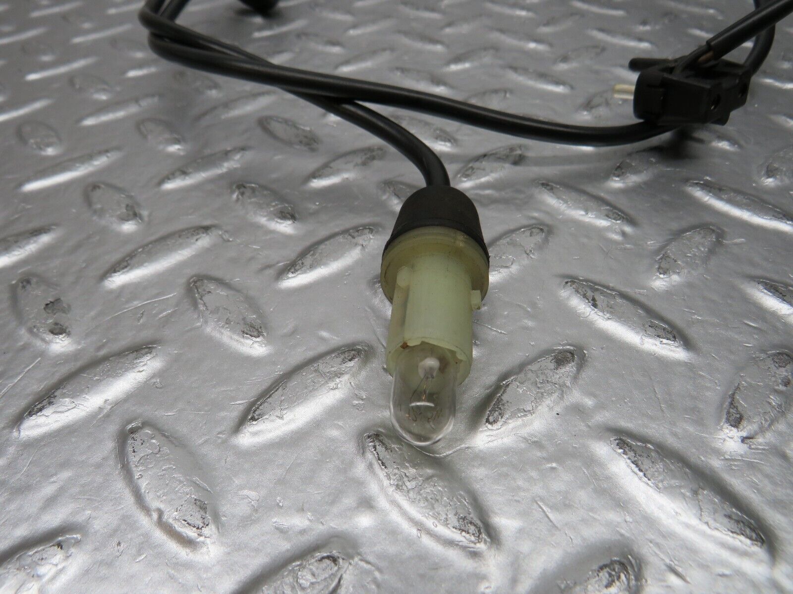 31518 Mercedes-Benz S124 220TE Front Wing Indicator Cable Wire 1249971881