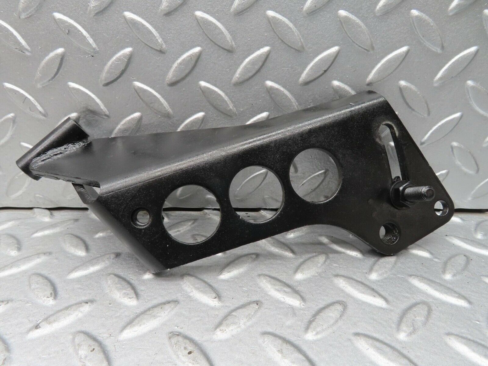 14512 Mercedes-Benz C107 280 SLC Power Steering Pump Bracket