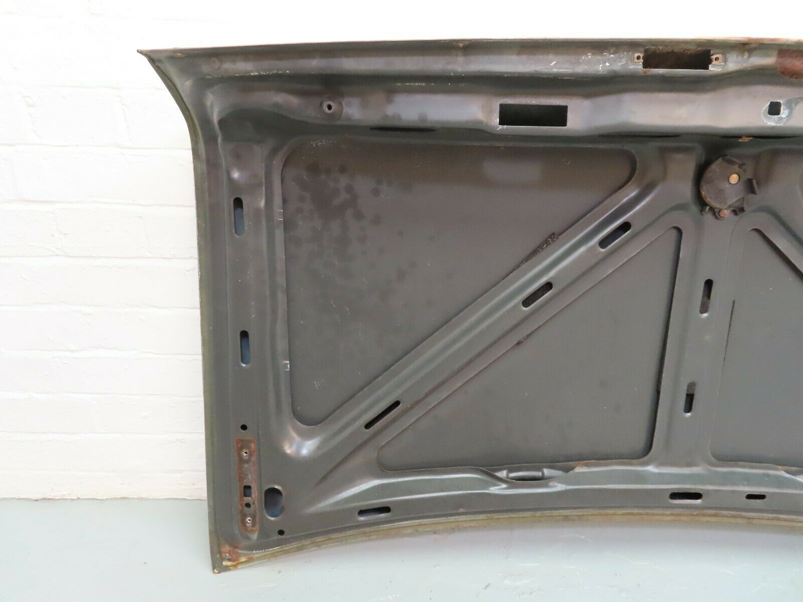 5997 Mercedes-Benz W123 200 Boot Lid Trunk Door