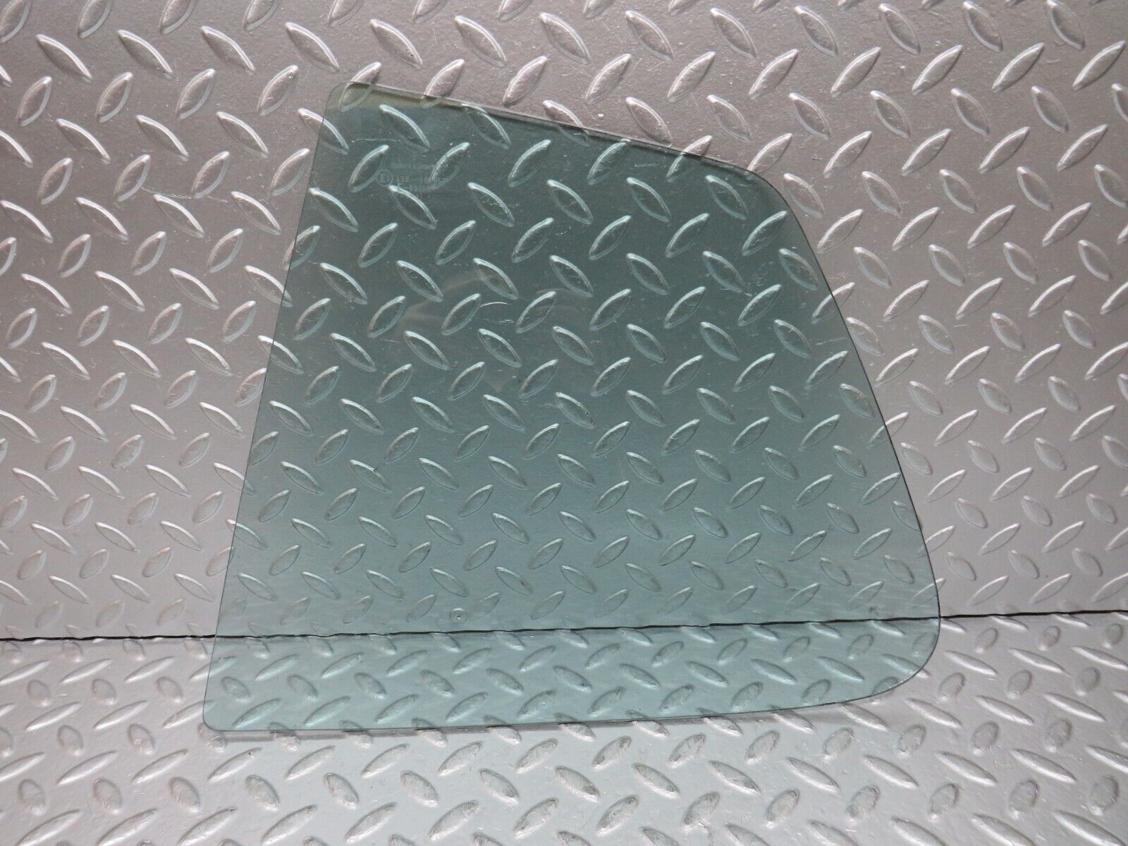 30082 Porsche 924 Rear Left Window Glass