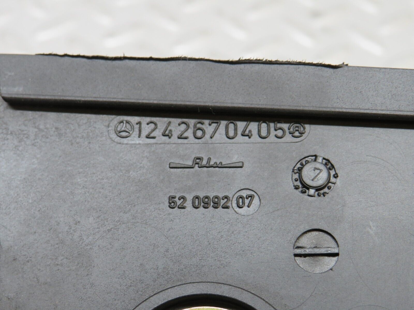 33720 Mercedes-Benz W201 190E 2.0L Automatic Gear Shift Selector 1242670405