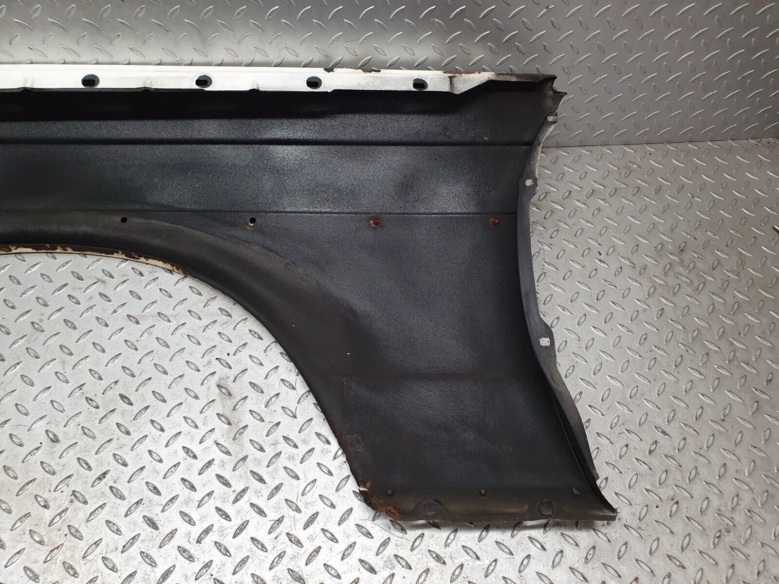 40809 Mercedes-Benz W123 300D Front Right Wing Fender