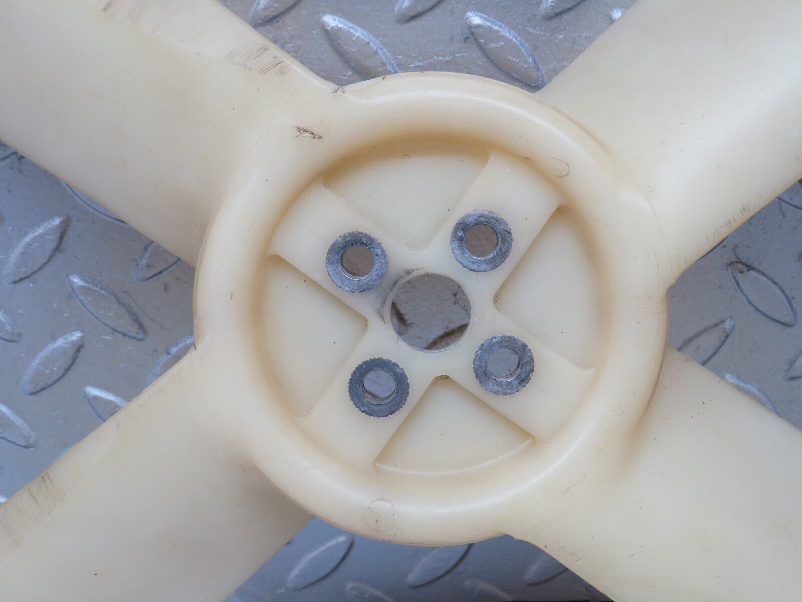 35953 Mercedes-Benz 240D OM616.912 Engine Cooling Fan 1082050906