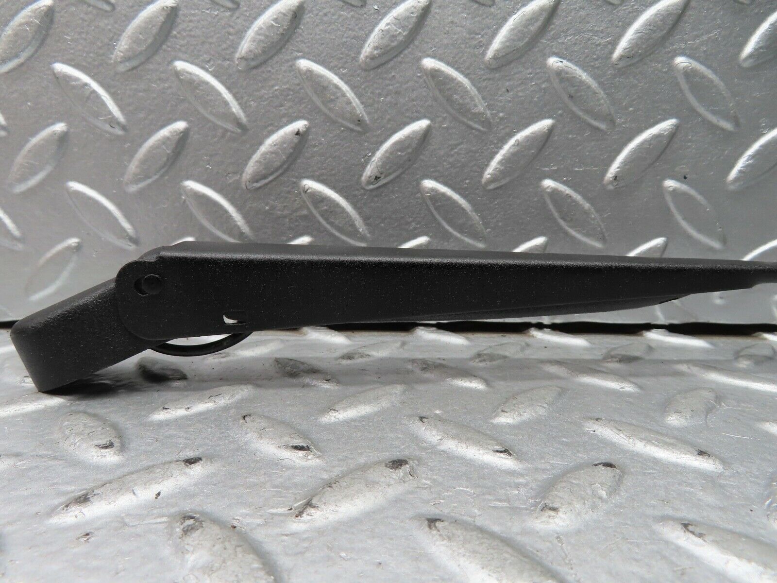 21634 Mercedes-Benz W123 230E Wiper Arm Bosch Right Side 3399990553