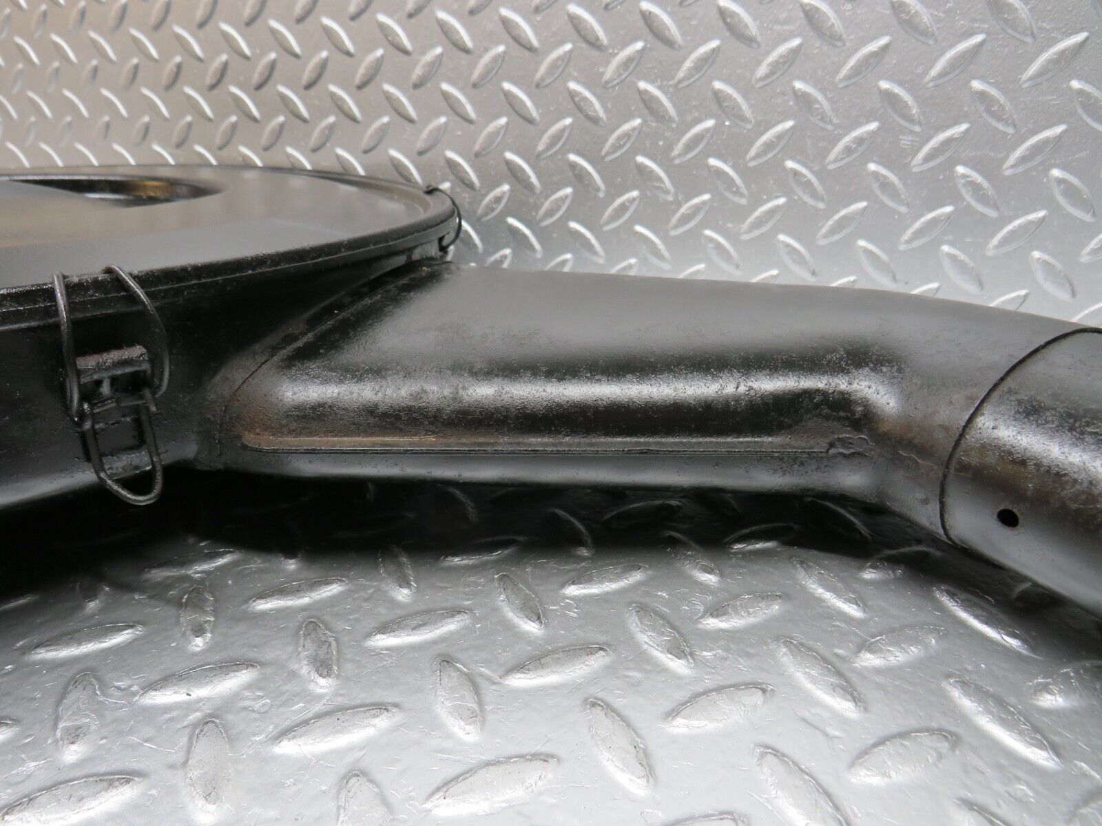 0850 Mercedes-Benz C107 350SLC Coupe Air Filter Housing 4515785126