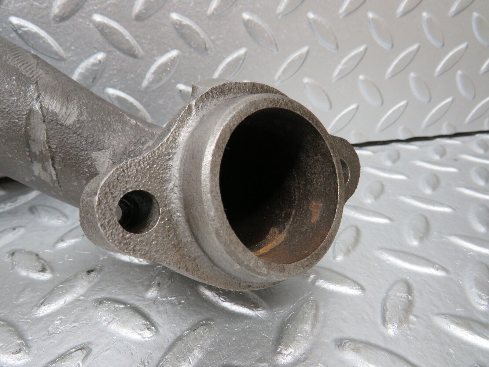 33111 Mercedes-Benz W126 380 V8 Exhaust Manifold Left 1161422302 1161422902