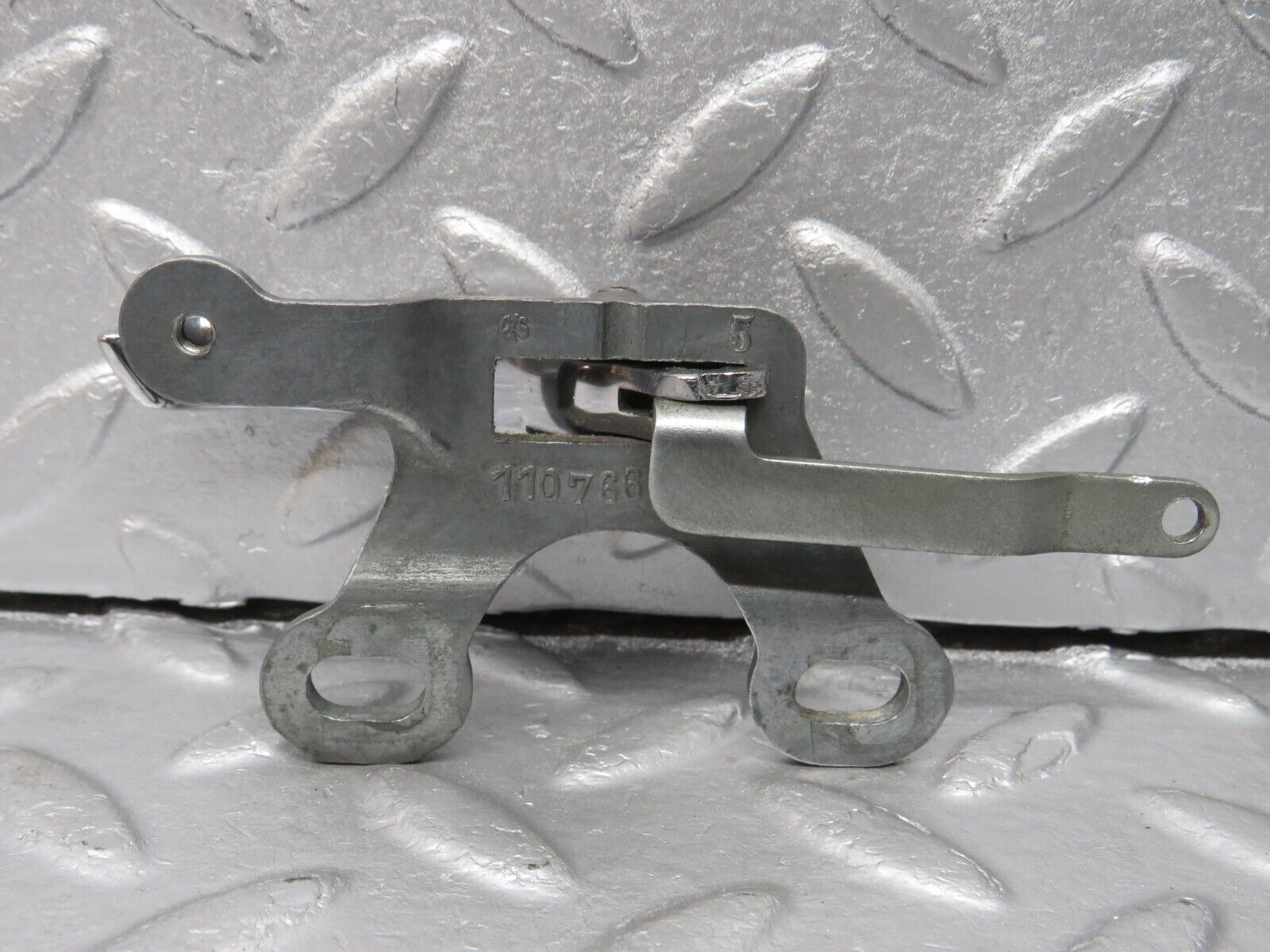 40256 Mercedes-Benz W110 230 Rear Left Interior Door Handle Chrome 1107660319